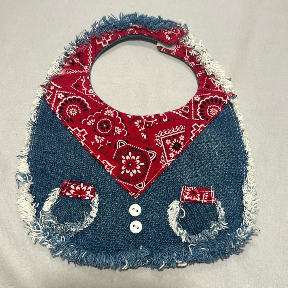🐥 NWOT Denim and Red Baby Bib